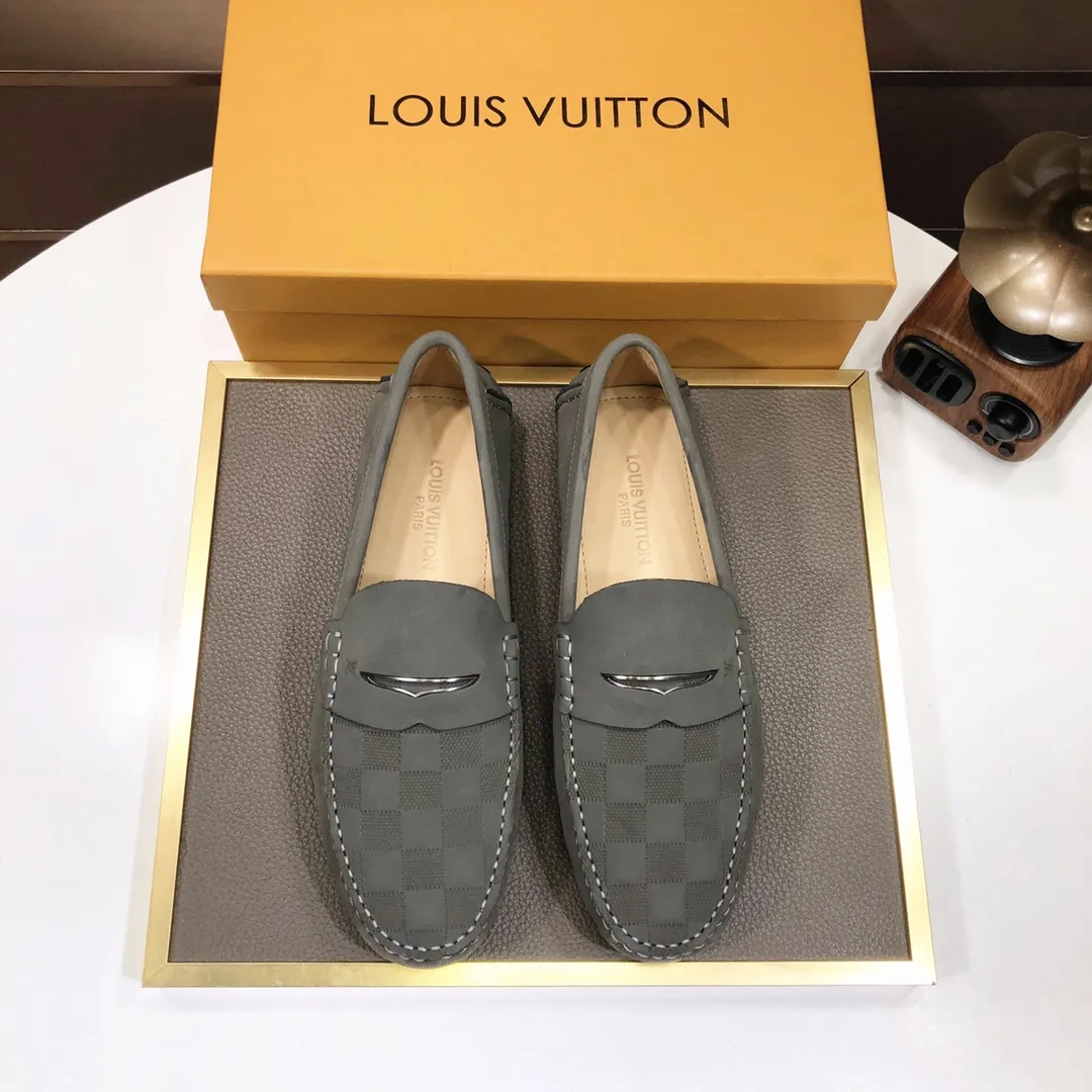 Men's men's shoes 💰420💰 [LV Doudou shoes] (water-dyed cowhide lining) new model is on the market, available on the official website. The new Doudou shoes are processed into single-color materials, and the uppers are made of imported cowhide material. The body of the shoe is fully hemmed with mark thread, and is lined with imported original cowhide leather. The elegant shoe shape is super suitable for all-matching, and the size is 38-44.